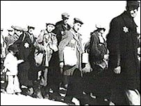 _41686746_1crowd203.jpg