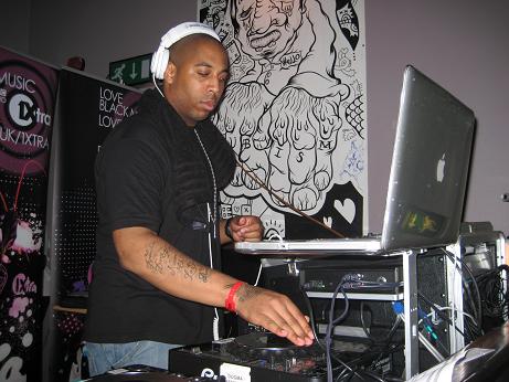 dj_illmana_warming_up.JPG